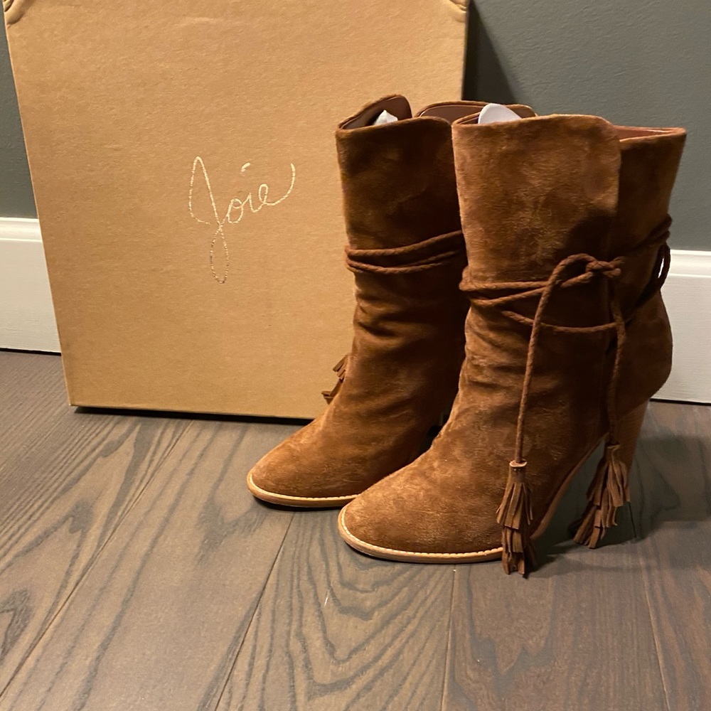 Joie suede booties. SiZe 40